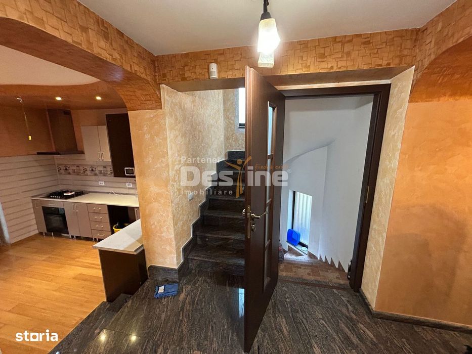 Casa cu piscina Fermelor 840mp teren  285.000€
