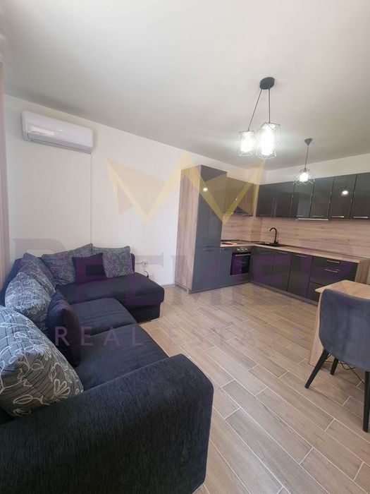 Дава се под наем Двустаен апартамент в Варна, м-т Пчелина - 55 кв.м за 510 € - Снимка #2