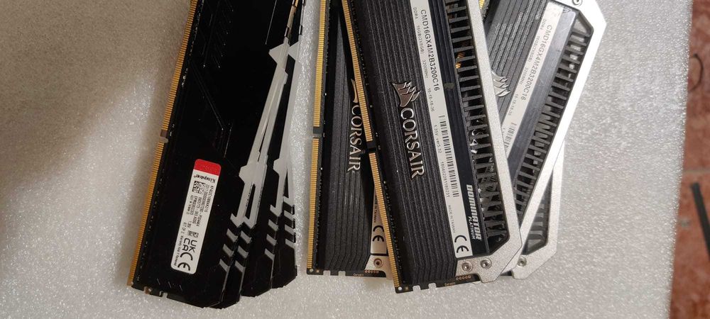 Memorie ddr4 32gb (2*16gb) 3200 Corsair, Kingston Bucuresti