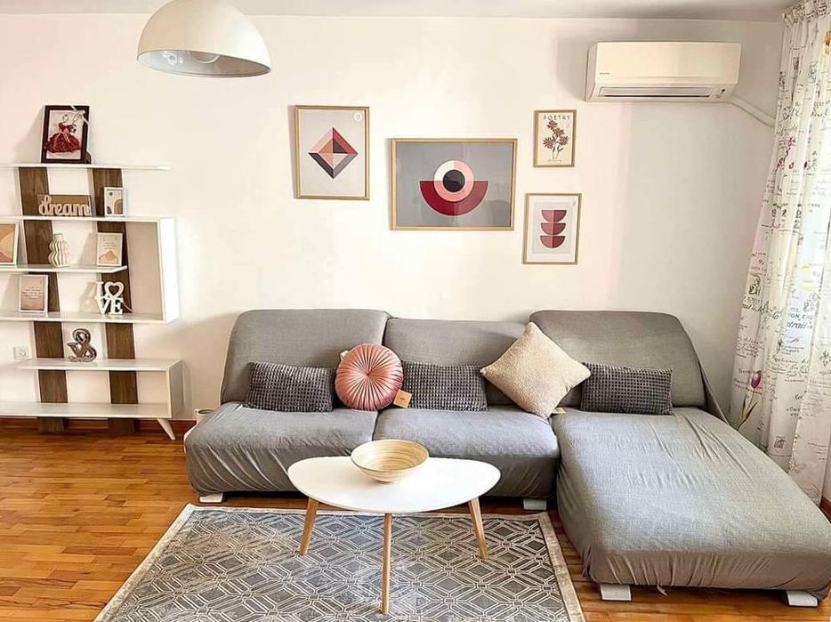 Дава се под наем Двустаен апартамент в Пловдив, Център - 80 кв.м за 400 € - Снимка #1