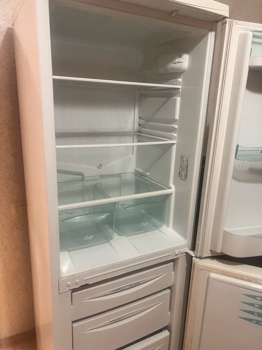 Продам холодильник