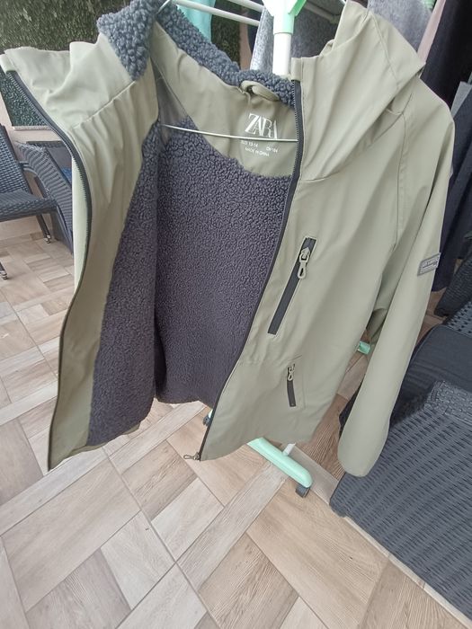 Geacă Zara impermeabilă pentru toamnă-iarnă