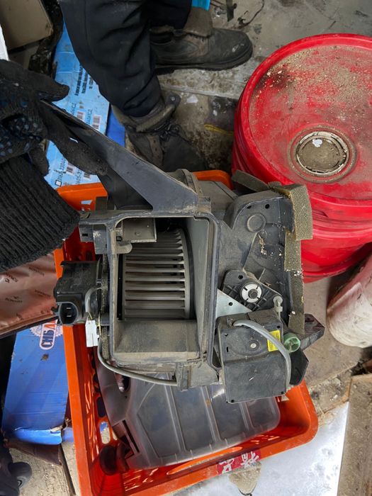 Запчасти на Авто