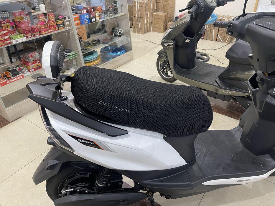 Чехлы для сидений на скутора , мотоциклы.