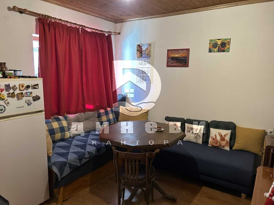 Къща в село Лозен