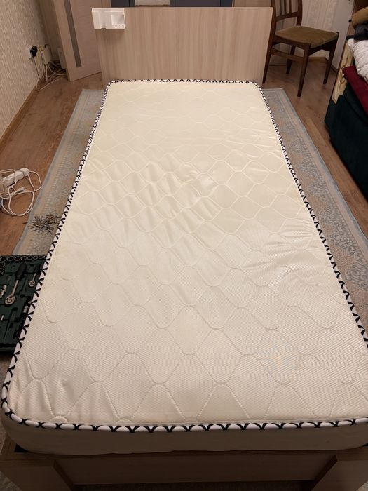 Кровать с матрасами [2 шт.] 200*90см торг есть