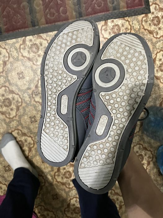 продам кроссовки