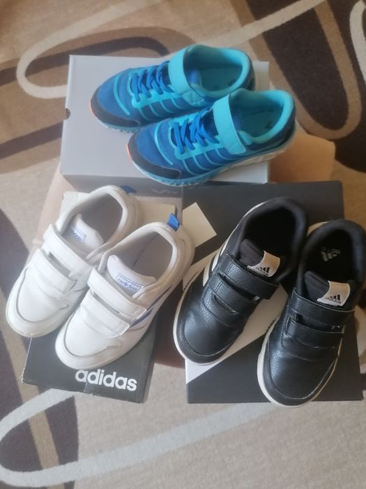 Маратонки за момче Adidas  размер 34