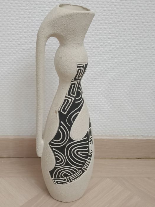 Керамическая ваза