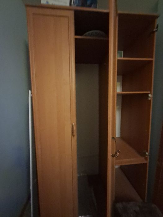 Шкаф и телефизор рабочий