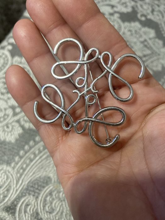 Brosa superba, Loewe