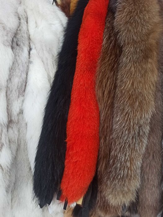 Естествени кожи от лисица за яки и качулки