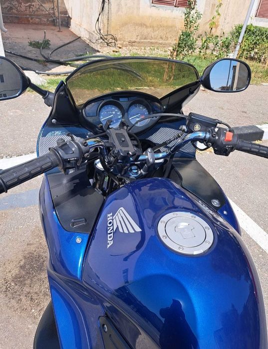 Motocicleta Honda Deauville 650. 2003