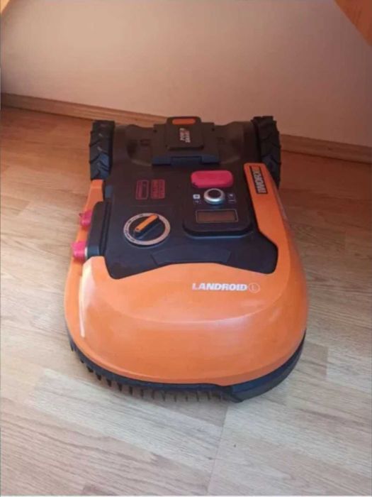Robot tuns iarba Worx Landroid L WR147E.