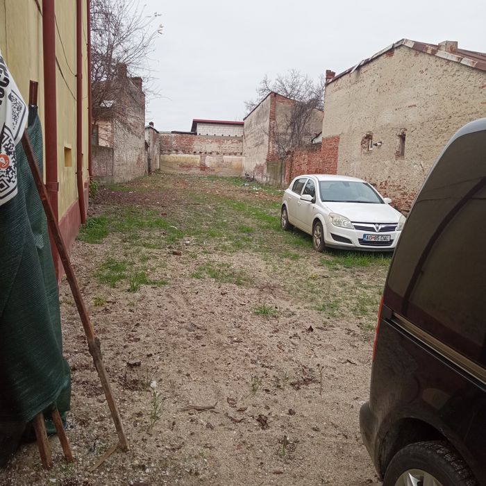 Vind teren 800 m ultracentral Pitești