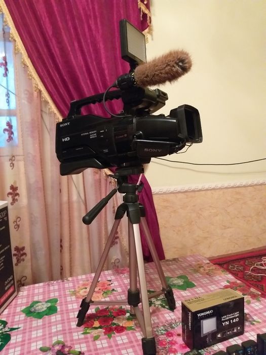 Sony HD1500 zòr xolatda baxosi.2milyòn