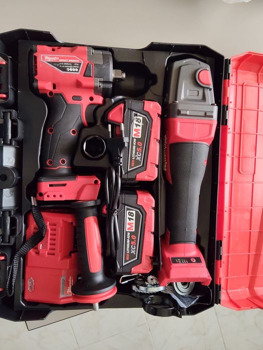 Vând trusă flex Milwakee și pistol impact Milwakee