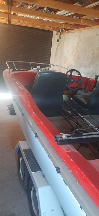 Vand salupa trimaran Traian • OLX.ro