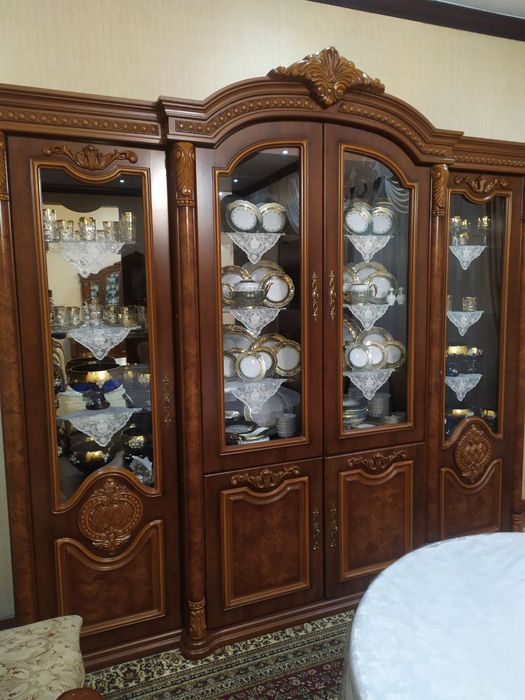 Гостиная горка камод