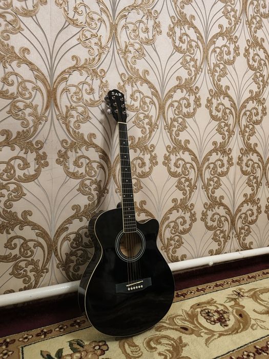 Гитара привезенная с италии в идеальном состоянии