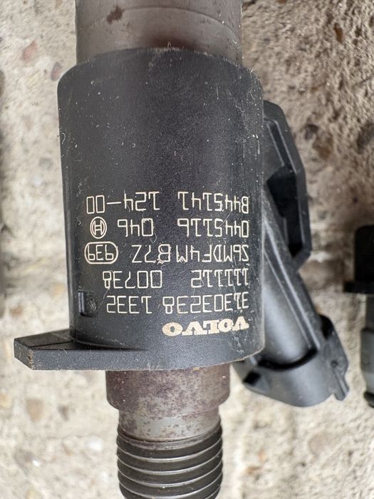 Set 5 injectoare Bosch originale Volvo 31303238 / 0445116046
