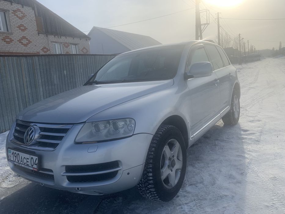 Машина Volkswagen Touareg