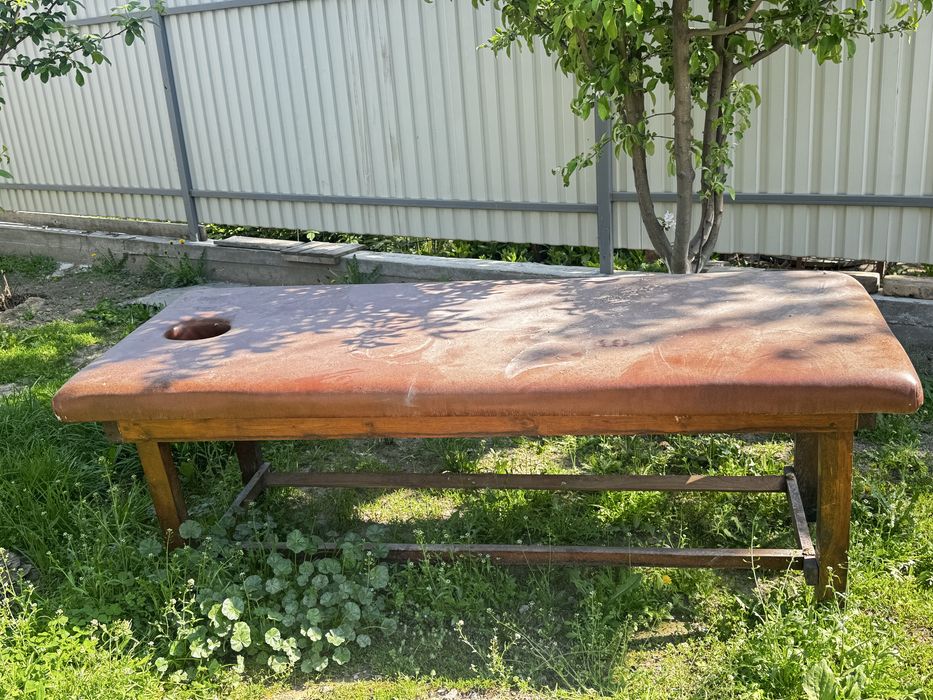 Массажный стол..