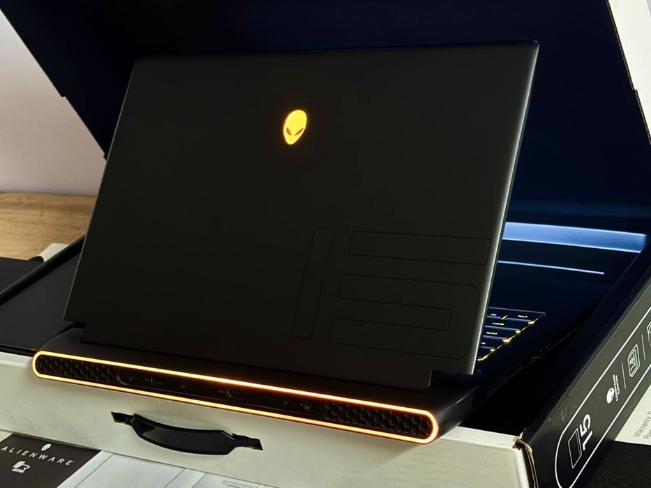 DELL ALIENWARE Gaming notebook RTX videokartali