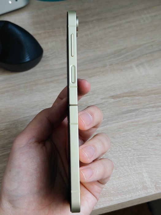 Samsung Galaxy Flip6 256GB Yellow, гаранция