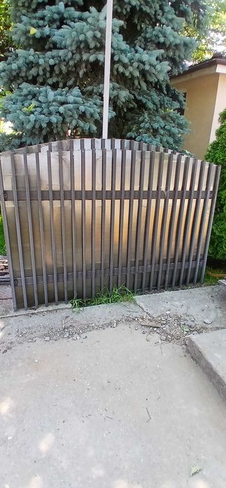 Porti metalice + panouri gard