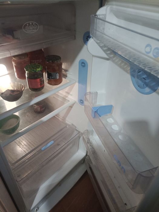 Продам холодильник