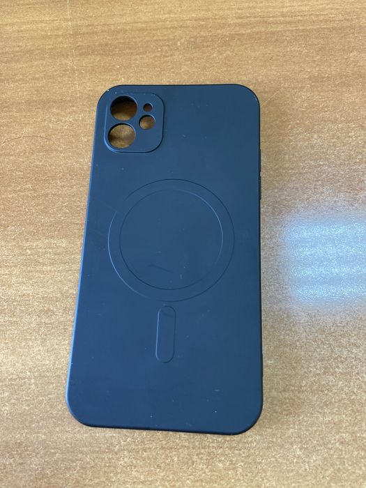 Чехлы на айфон 11