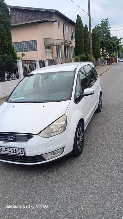 Masina ford galaxi