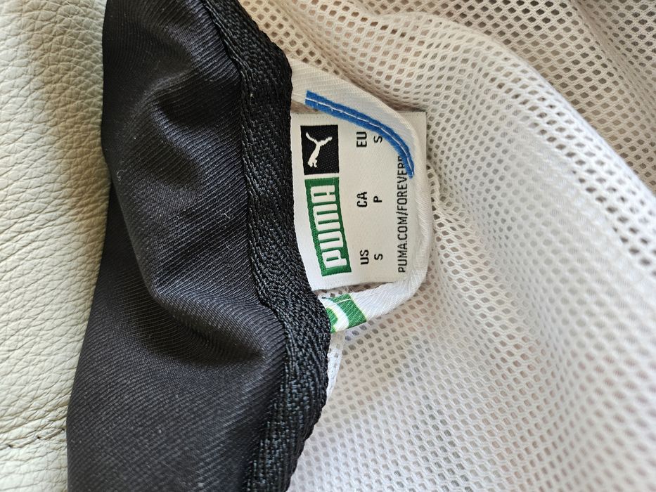 Geaca Puma unisex, marimea S, subtire cu captuseala usoara perforata