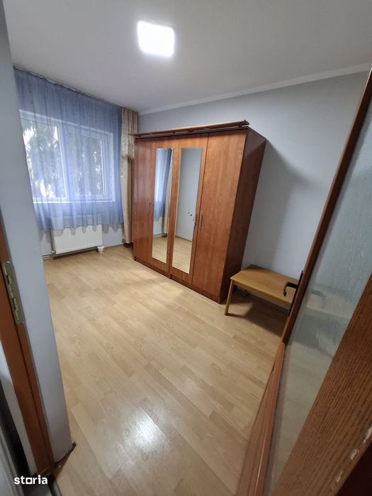 Apartament  de 3 camere, zona Orizont,potential excelent