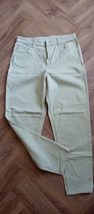 Светлозелени / пастелни дънки H&M Divided / Размер EUR 42 (L)