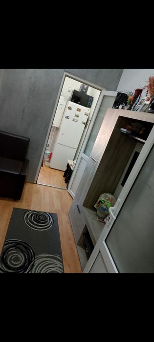 Vând apartament.