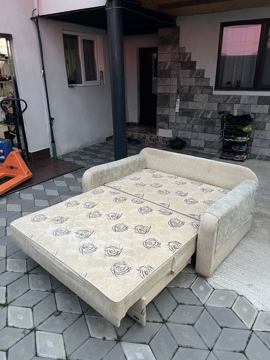 Canapea extensibilă 2 locuri – stare foarte bună