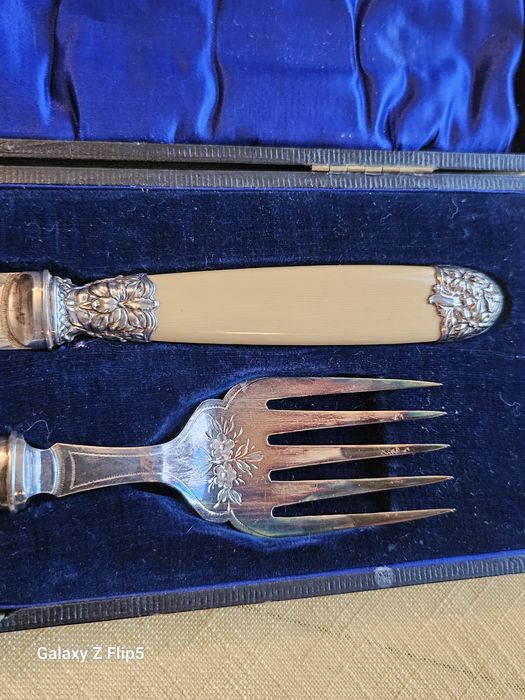 Посребрен E.P.N.S. комплект за сервиране на риба