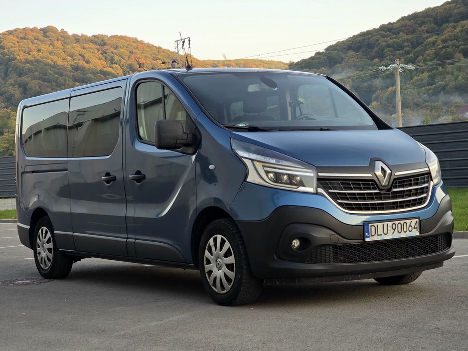 Renault Trafic 2.0 DCi 145 cp 9 locuri
