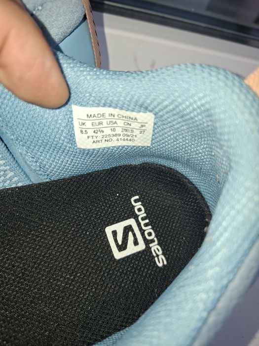 Vând pantofi sport Salomon  nr 42