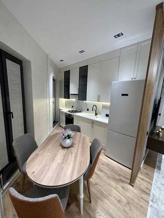 Метро Ойбек-Новостройка! Сдается новая квартира в центре города!