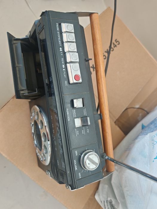 Radiocasetofon Philips 1990 + cadou