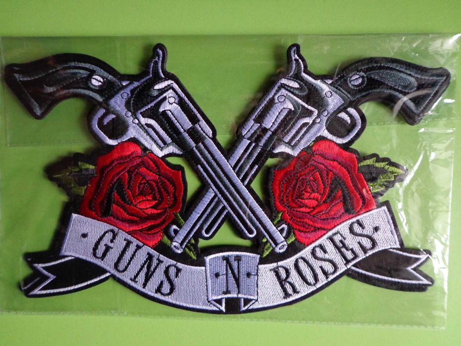 Нашивки на метъл групи