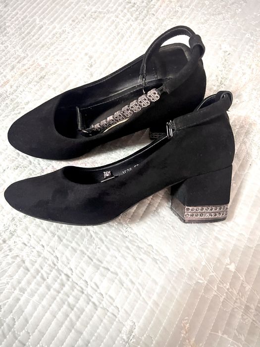 Ayollar va qizlar tuflisi