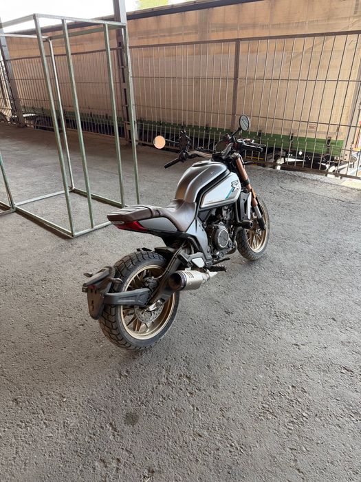 CF moto clx 700 k.s.