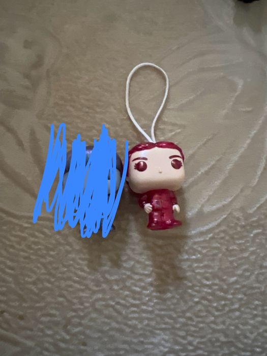 Киндер очень странные дела