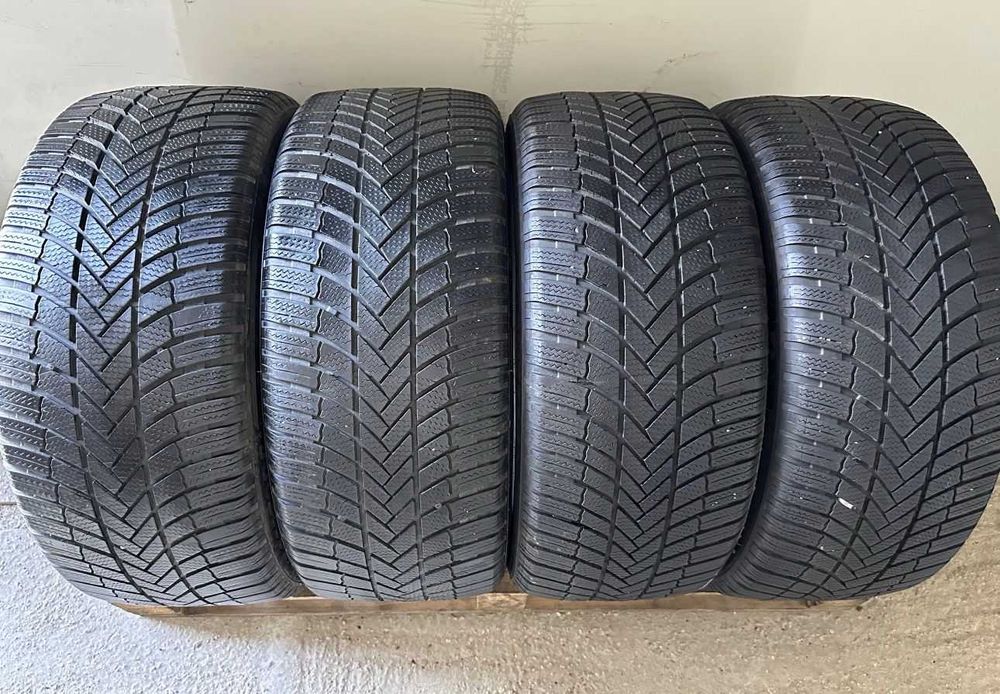 255/45 R18 Bridgestone Blizzak LM005 DOT 2023