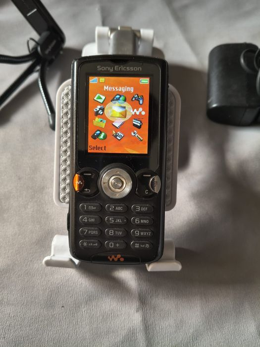 Sony Ericsson w810i walkman+ accesorii ( decodat)