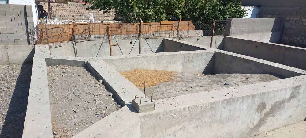 Хатирчи центрда ховли участка